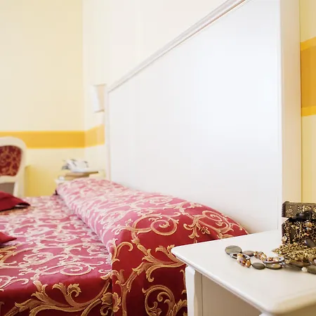酒店 Ih Salute Palace (adults Only) 3*