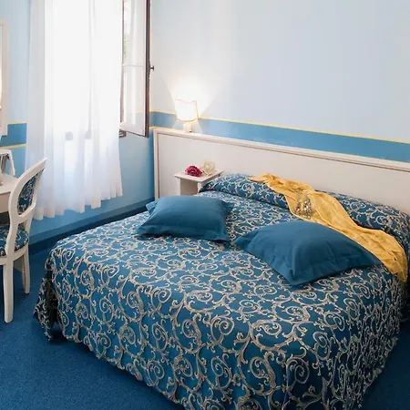 Отель Ih Salute Palace (adults Only) 3*